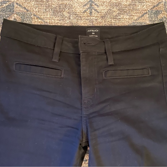 Just Black women's size 26 skinny ankle black jeans with faux sailor pockets - Picture 3 of 10